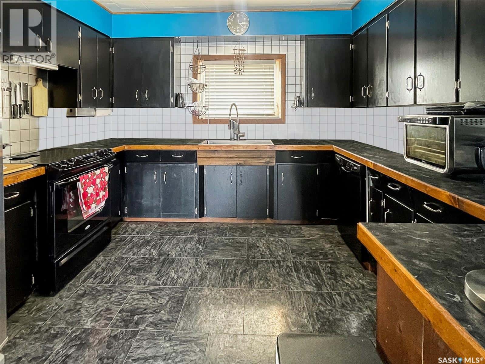 Rhineland Acreage — Swift Current Rm No. 137, Saskatchewan - Photo 5 of 28