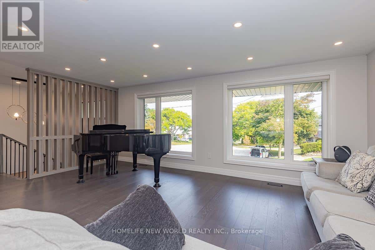 37 SHOULDICE COURT — Toronto (St. Andrew-Windfields), Ontario - Photo 4 of 15