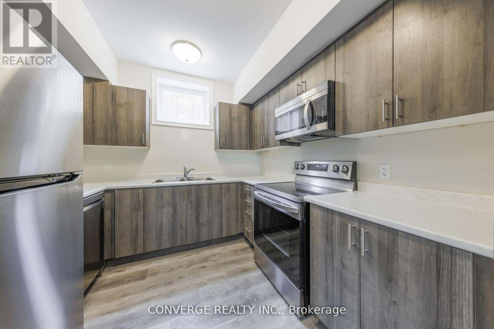 LOWER - 79 HOGARTH STREET — Oshawa (Central), Ontario - Photo 3 of 6