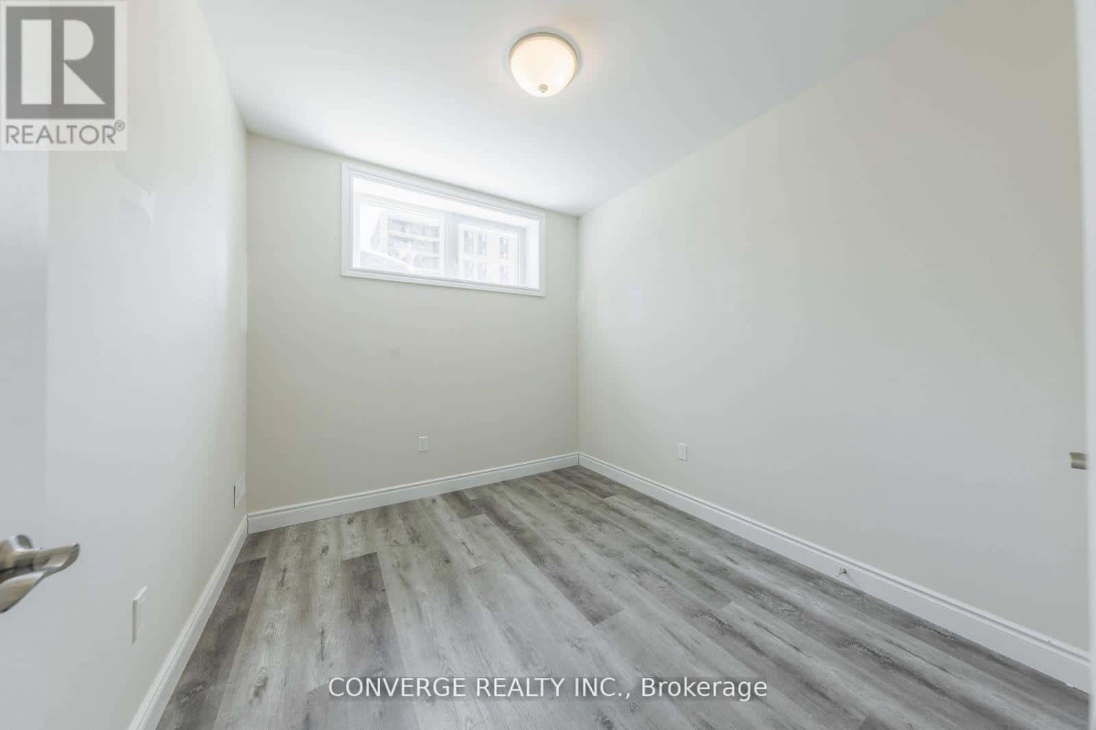 LOWER - 79 HOGARTH STREET — Oshawa (Central), Ontario - Photo 5 of 6