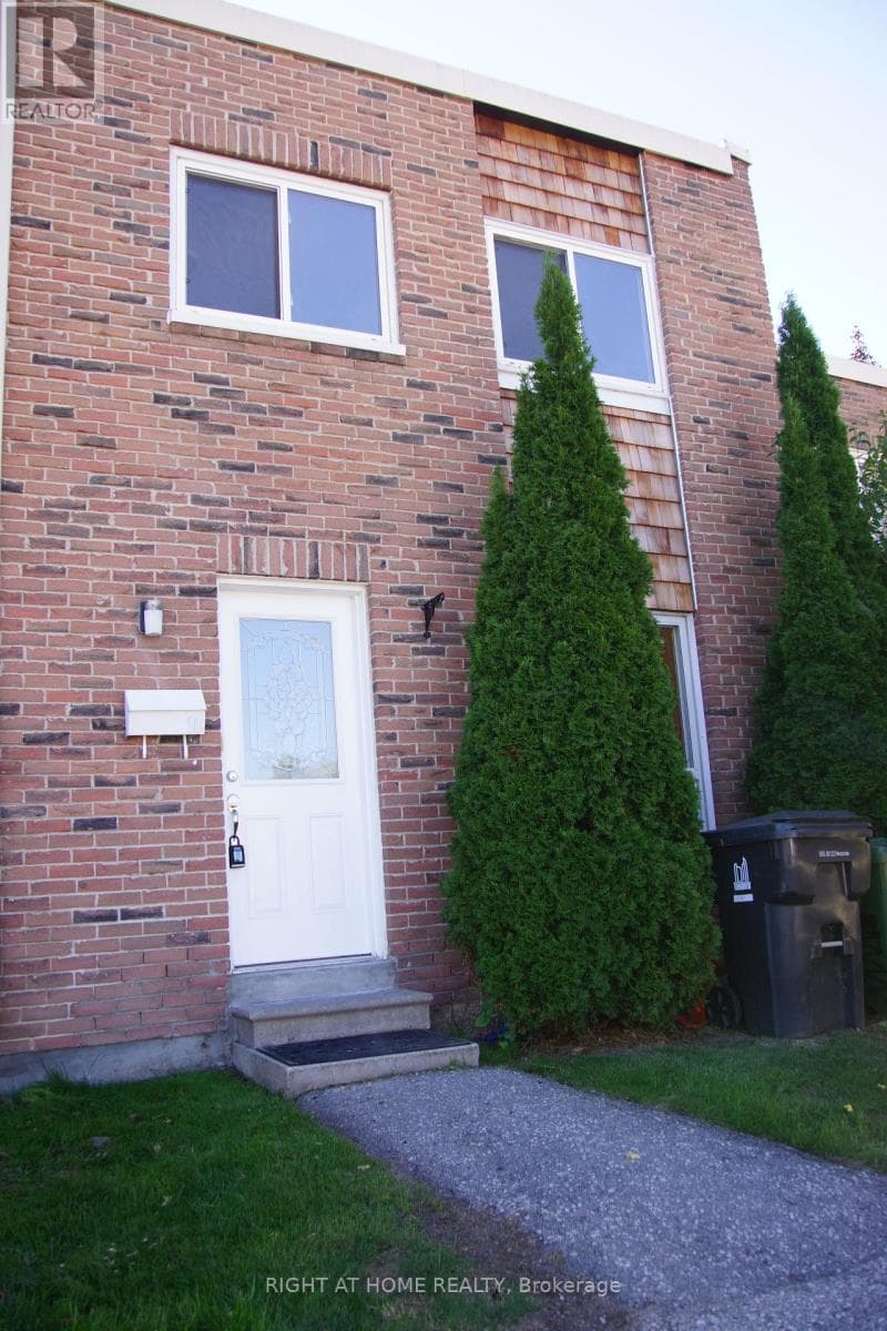 132 - 18 ELSA VINE WAY — Toronto (Bayview Village), Ontario - Main photo