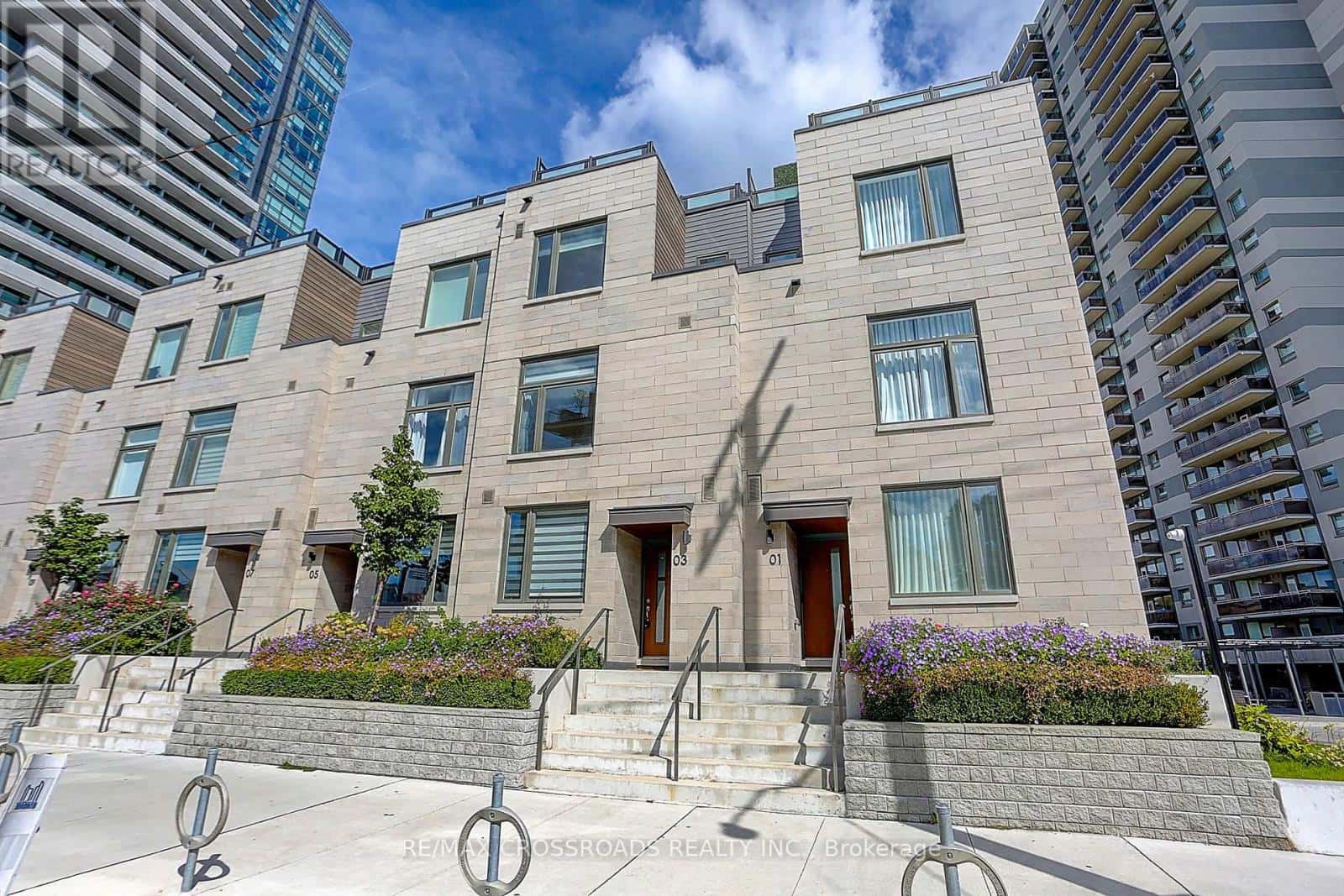 TH3 - 270 DAVENPORT ROAD — Toronto (Annex), Ontario - Photo 2 of 48