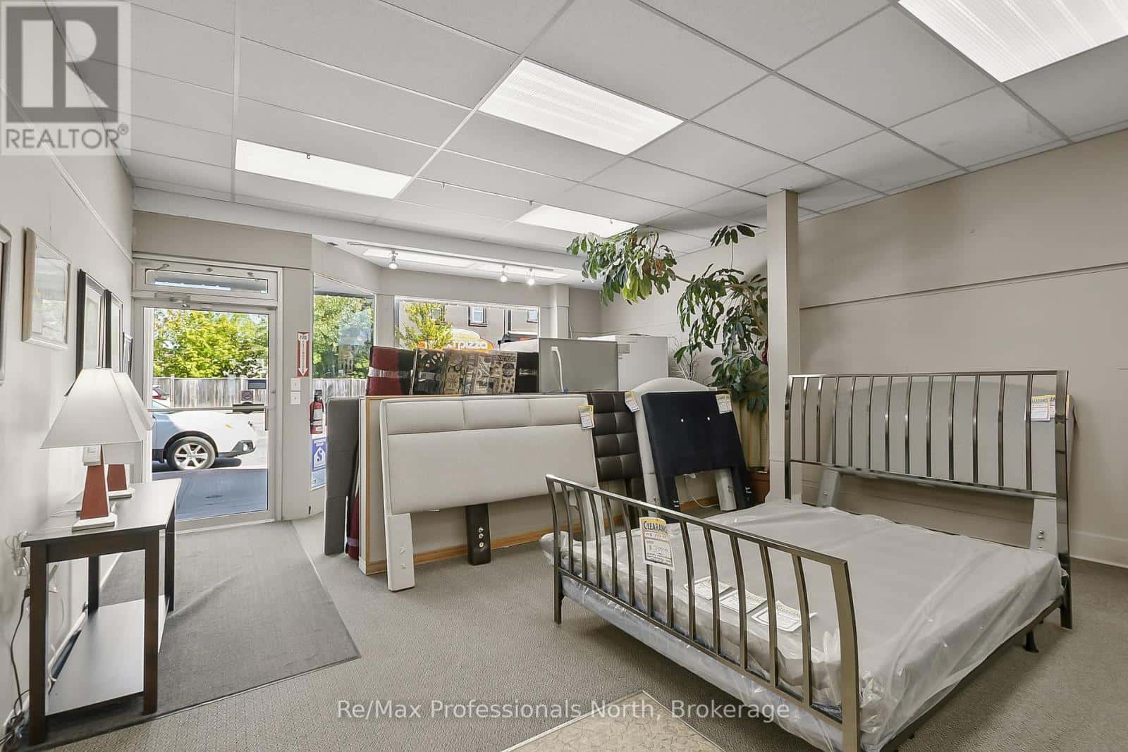 171 MUSKOKA ROAD S — Gravenhurst (Muskoka (S)), Ontario - Photo 5 of 49