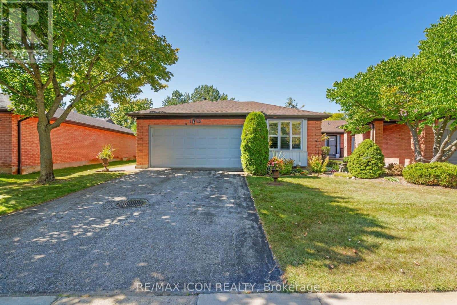 65 Fiddlers Green Road 1