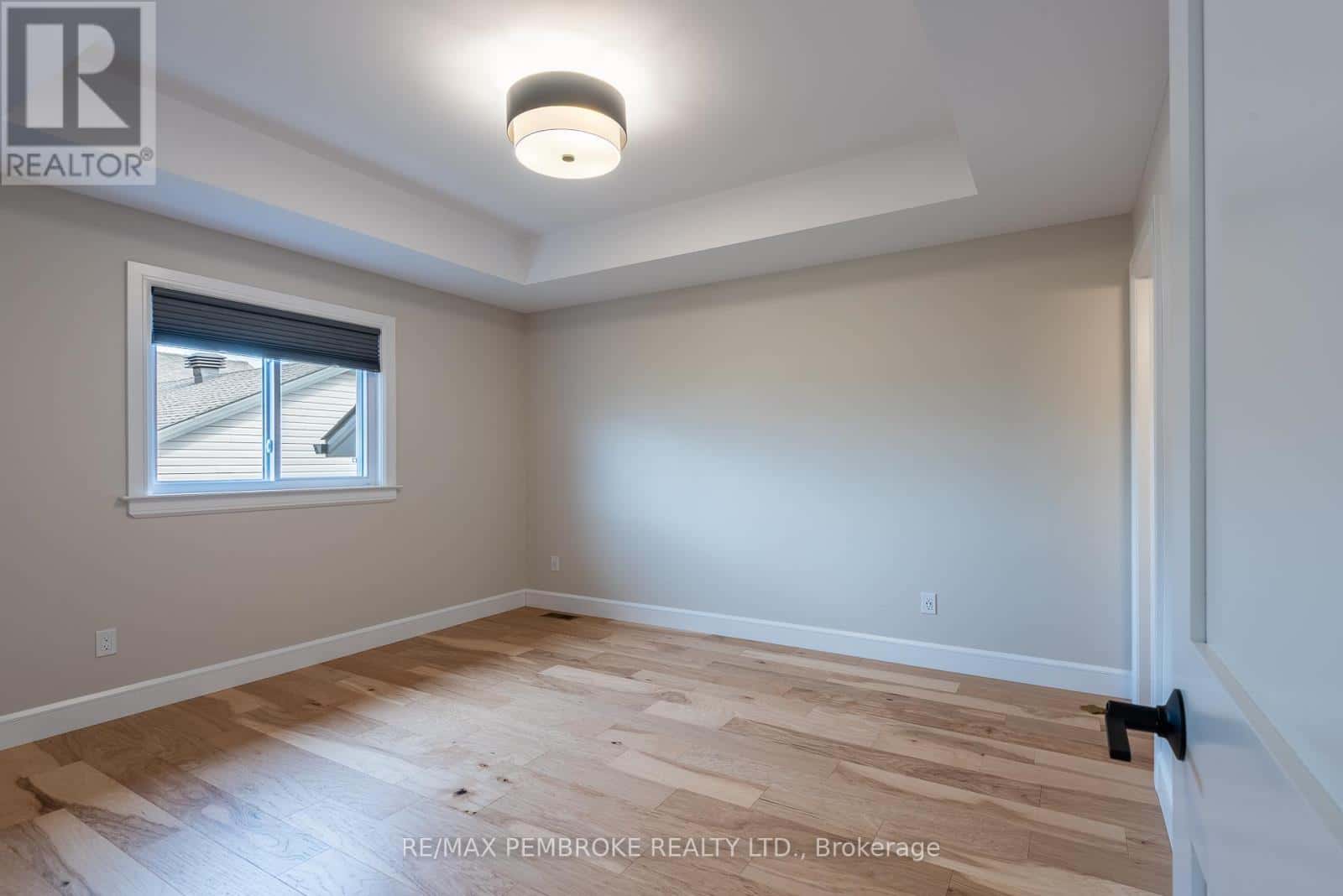 144 CHAD STREET — Petawawa, Ontario - Photo 4 of 74