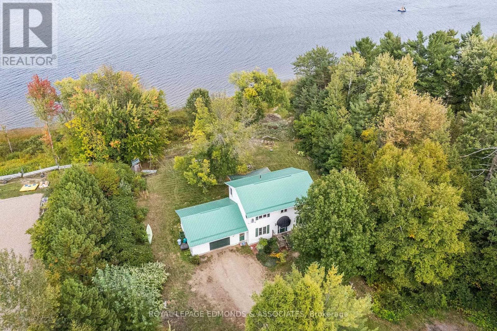 1095 MOUNTAINVIEW DRIVE — Laurentian Valley, Ontario - Main photo