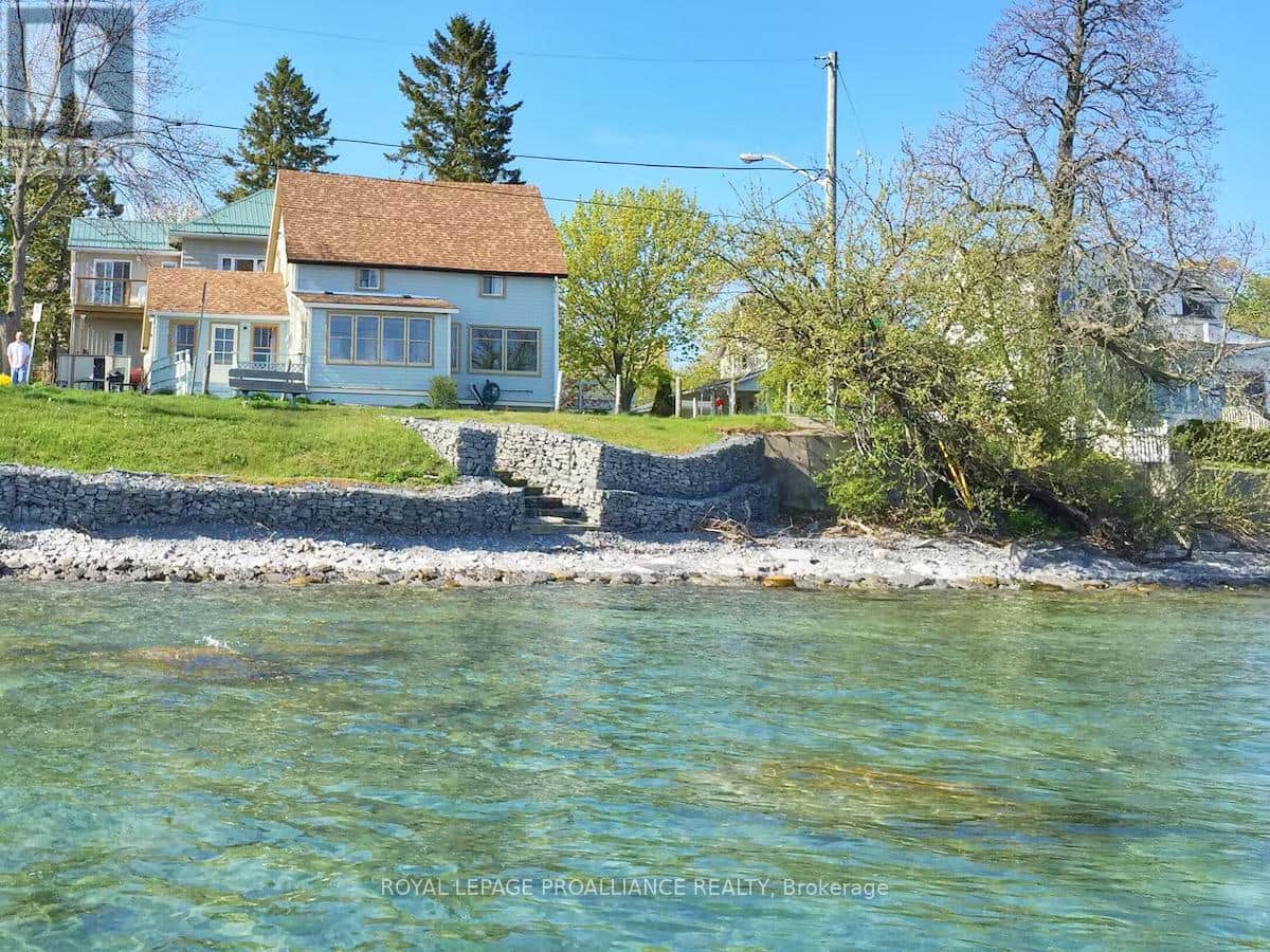 20 WEST STREET - Photo 4 of 19, Prince Edward County (Wellington), Ontario