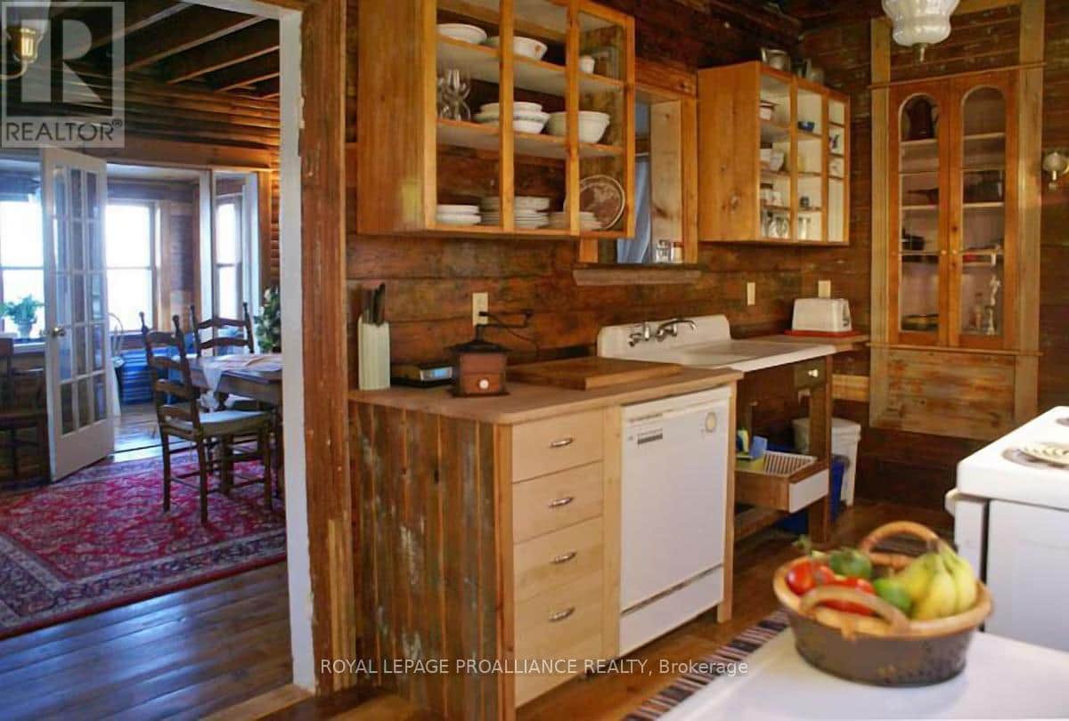 20 WEST STREET - Photo 5 of 19, Prince Edward County (Wellington), Ontario