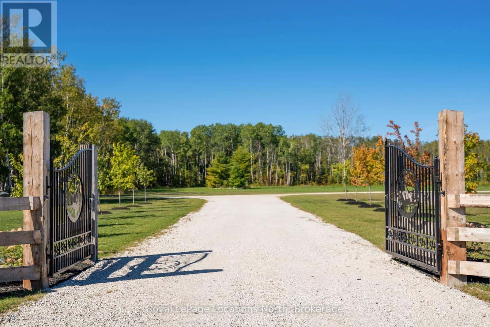 1862 SUNNIDALE 6/7 SIDE ROAD — Clearview, Ontario - Photo 5 of 50