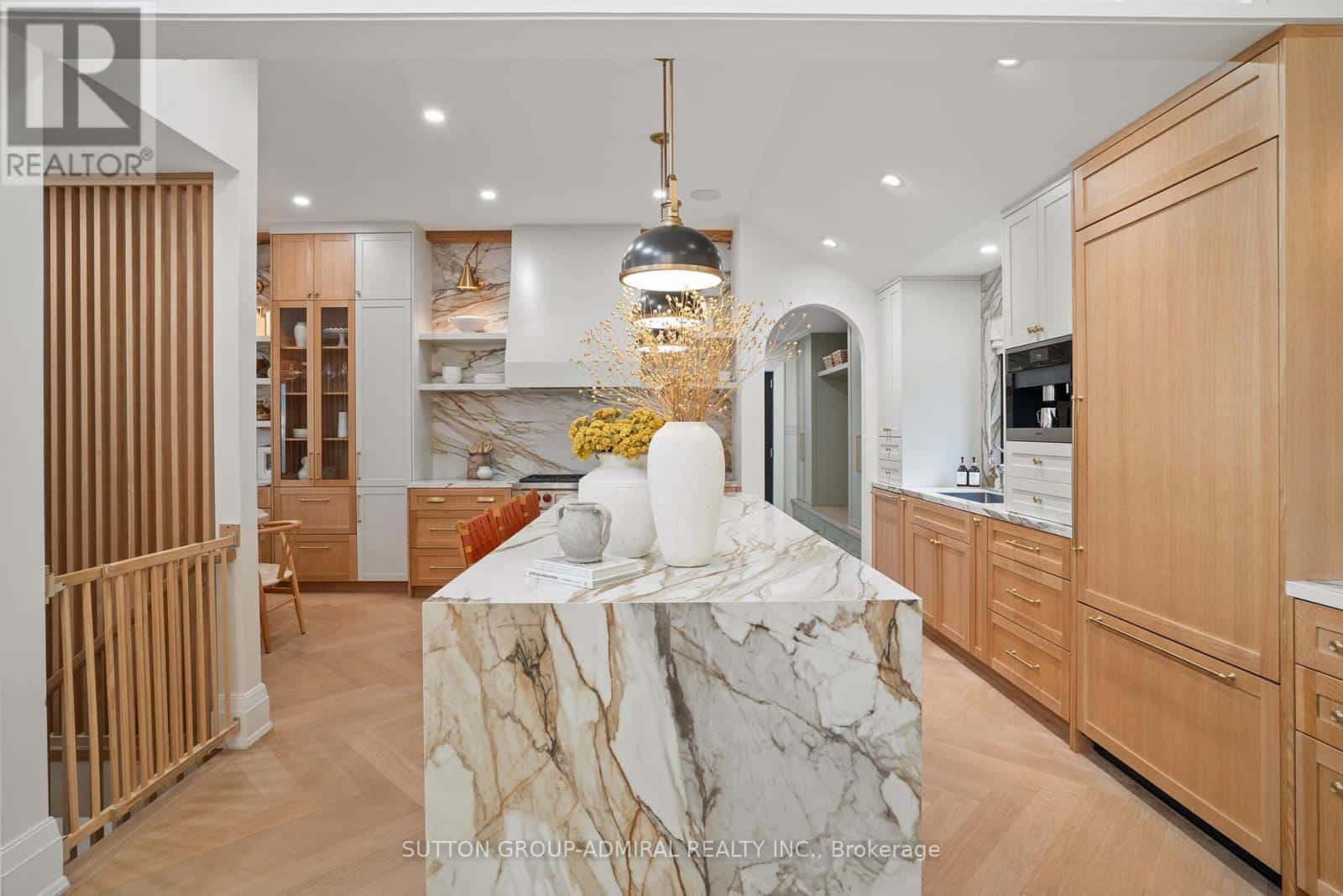 46 MUNSHAW COURT — King (Pottageville), Ontario - Photo 3 of 48