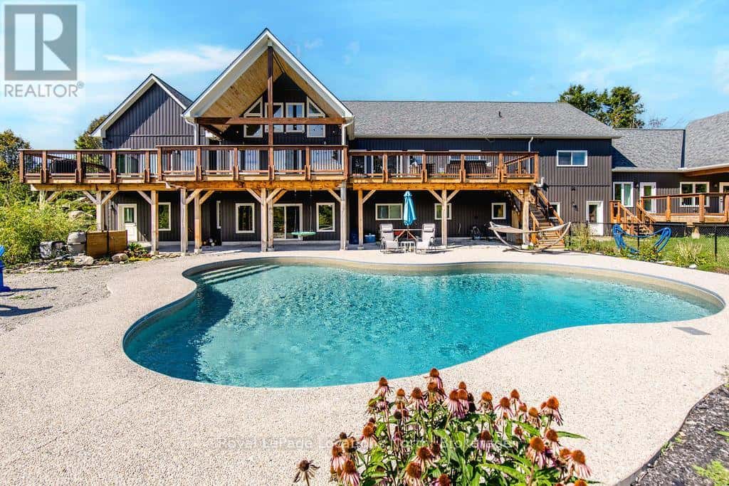 5385 8 LINE N — Oro-Medonte (Moonstone), Ontario - Photo 2 of 50