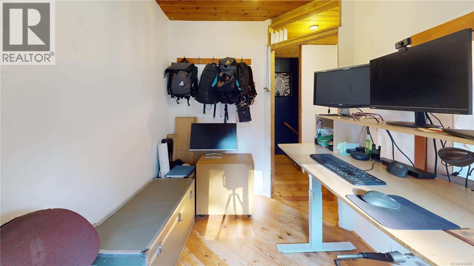 948 Harrison Way — Gabriola Island, British Columbia - Photo 4 of 21