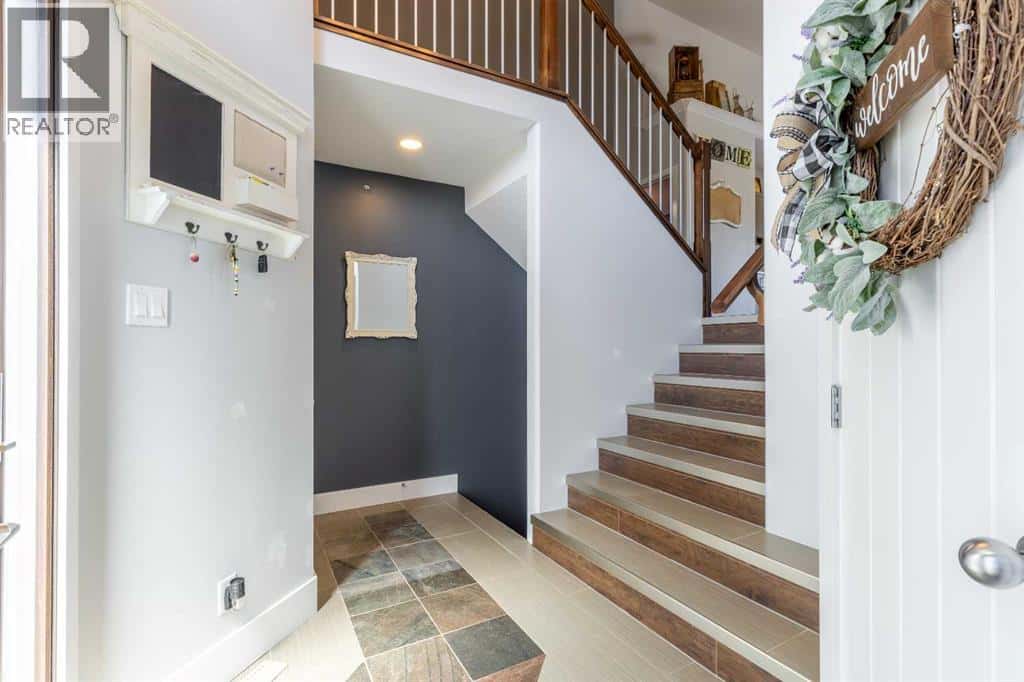 5401 43 Street — Taber, Alberta - Photo 5 of 42