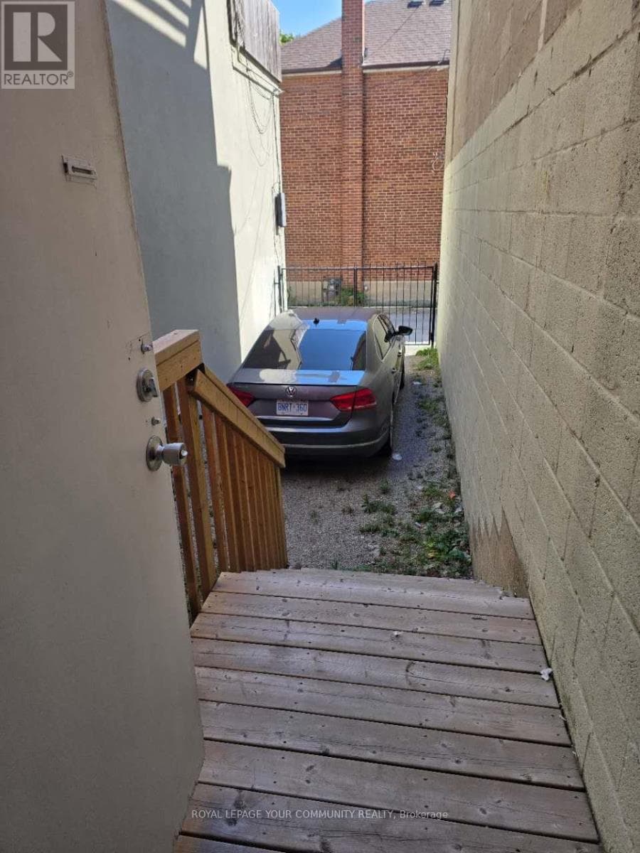 1003 EGLINTON AVENUE W — Toronto (Humewood-Cedarvale), Ontario - Main photo