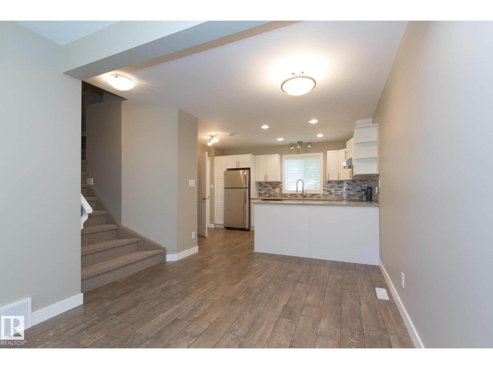 12504 119 AV NW - Photo 4 of 35, Edmonton, Alberta