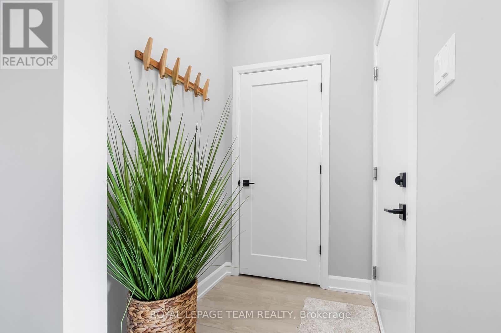 350 LEWIS STREET W — Merrickville-Wolford, Ontario - Photo 3 of 19