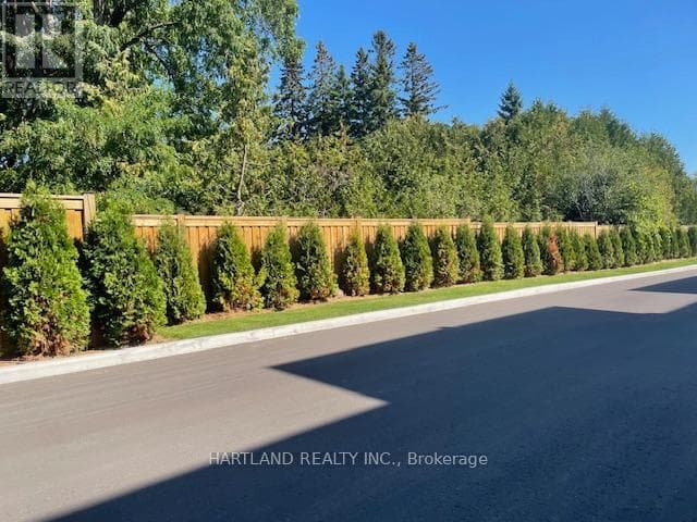 Pickering (Woodlands), Ontario — Pickering (Woodlands), Ontario - Main photo