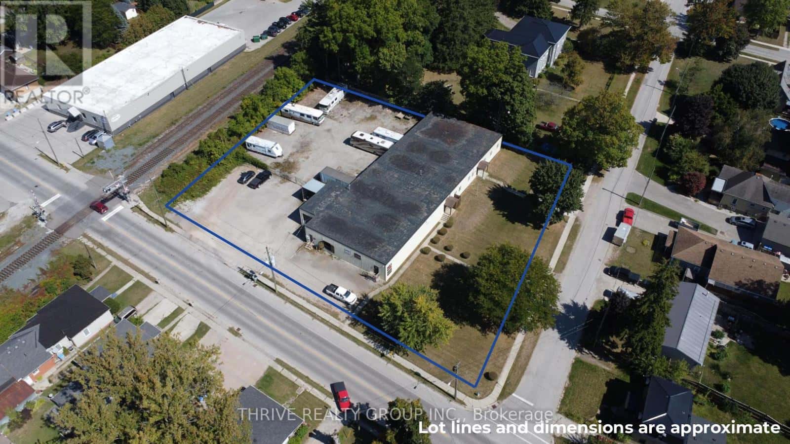 125 VICTORIA STREET — Strathroy-Caradoc (NW), Ontario - Photo 3 of 8