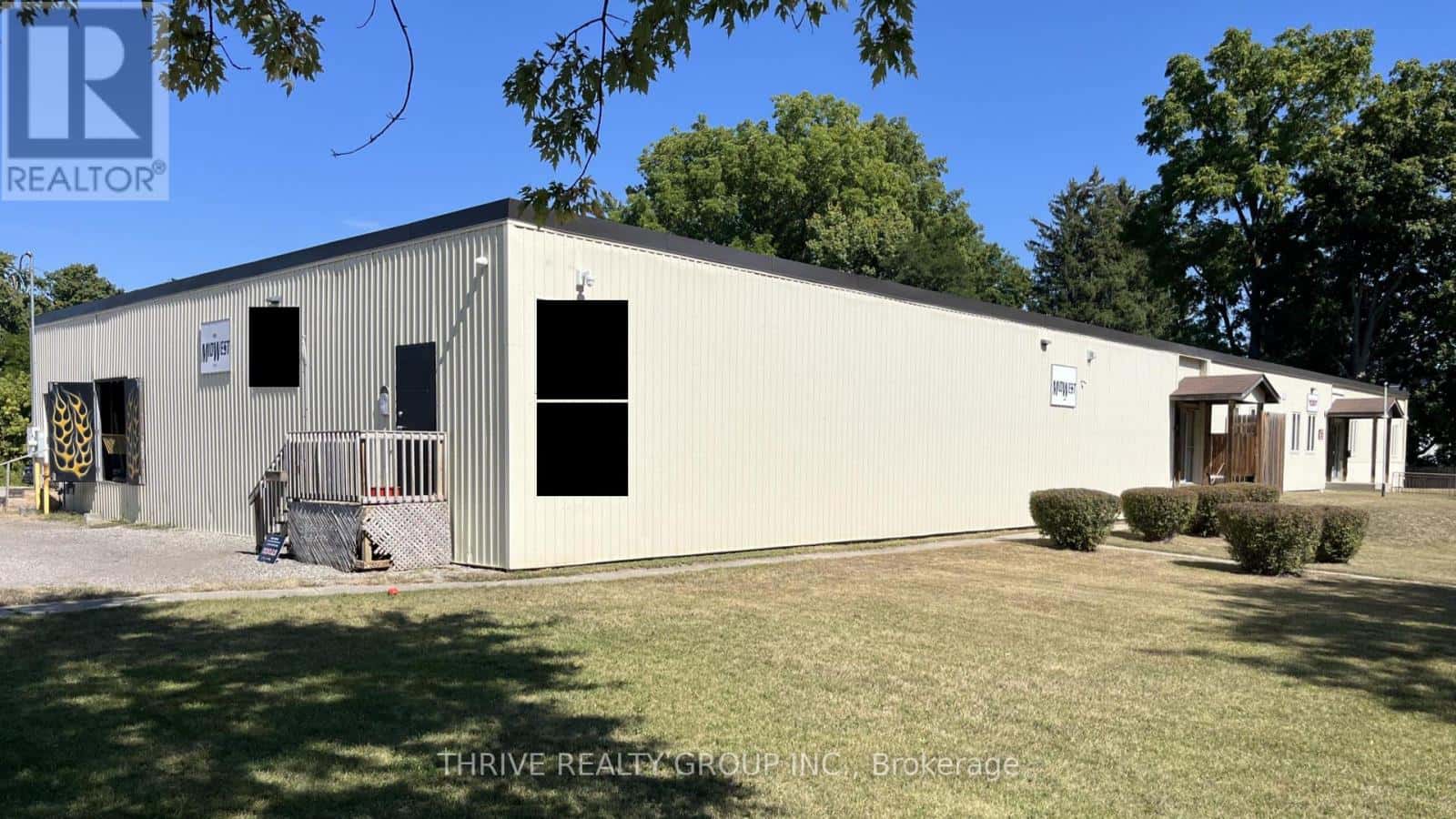 125 VICTORIA STREET — Strathroy-Caradoc (NW), Ontario - Photo 5 of 8