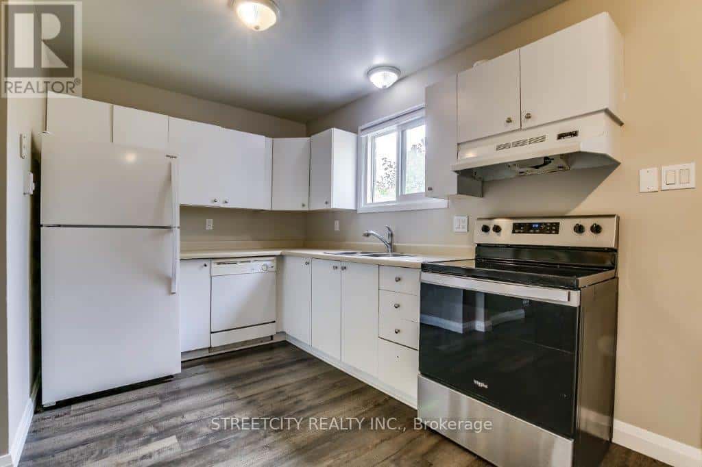 55 - 475 SANDRINGHAM CRESCENT