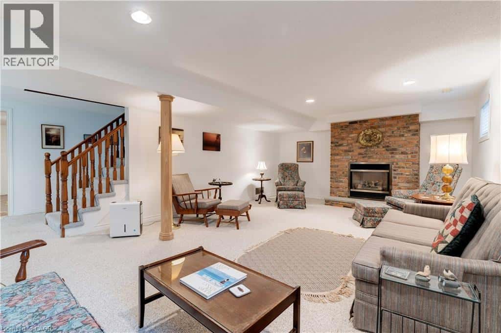 43 ACREDALE Drive — Carlisle, Ontario - Photo 3 of 38