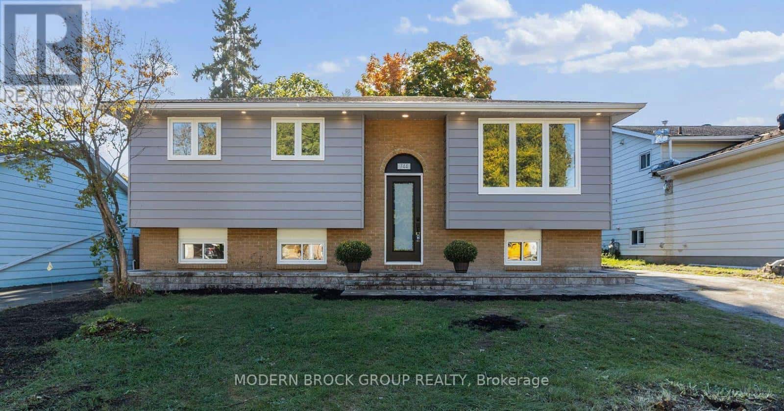 744 Comstock Crescent