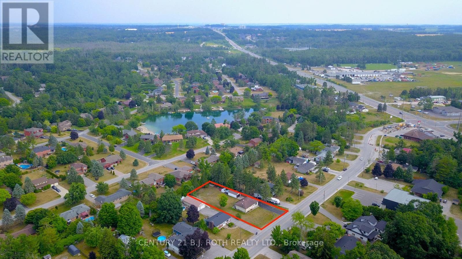 19 FINLAY MILL ROAD — Springwater (Midhurst), Ontario - Main photo