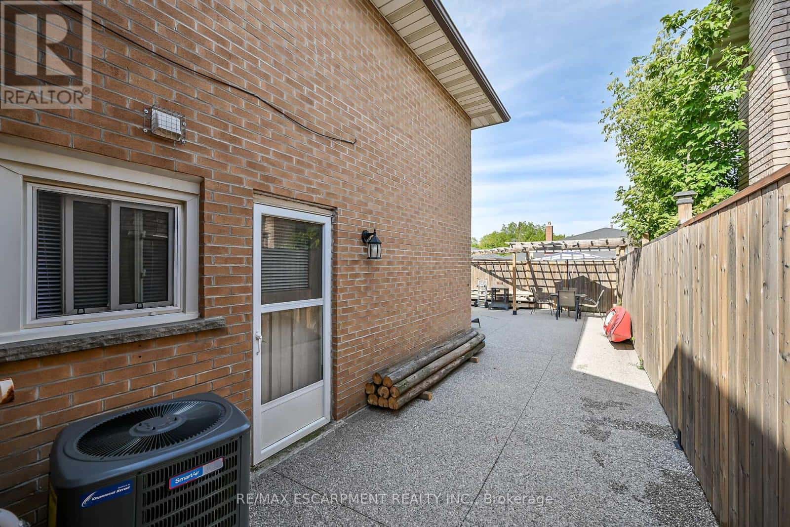 28 TARA COURT — Hamilton (Gershome), Ontario - Photo 4 of 49