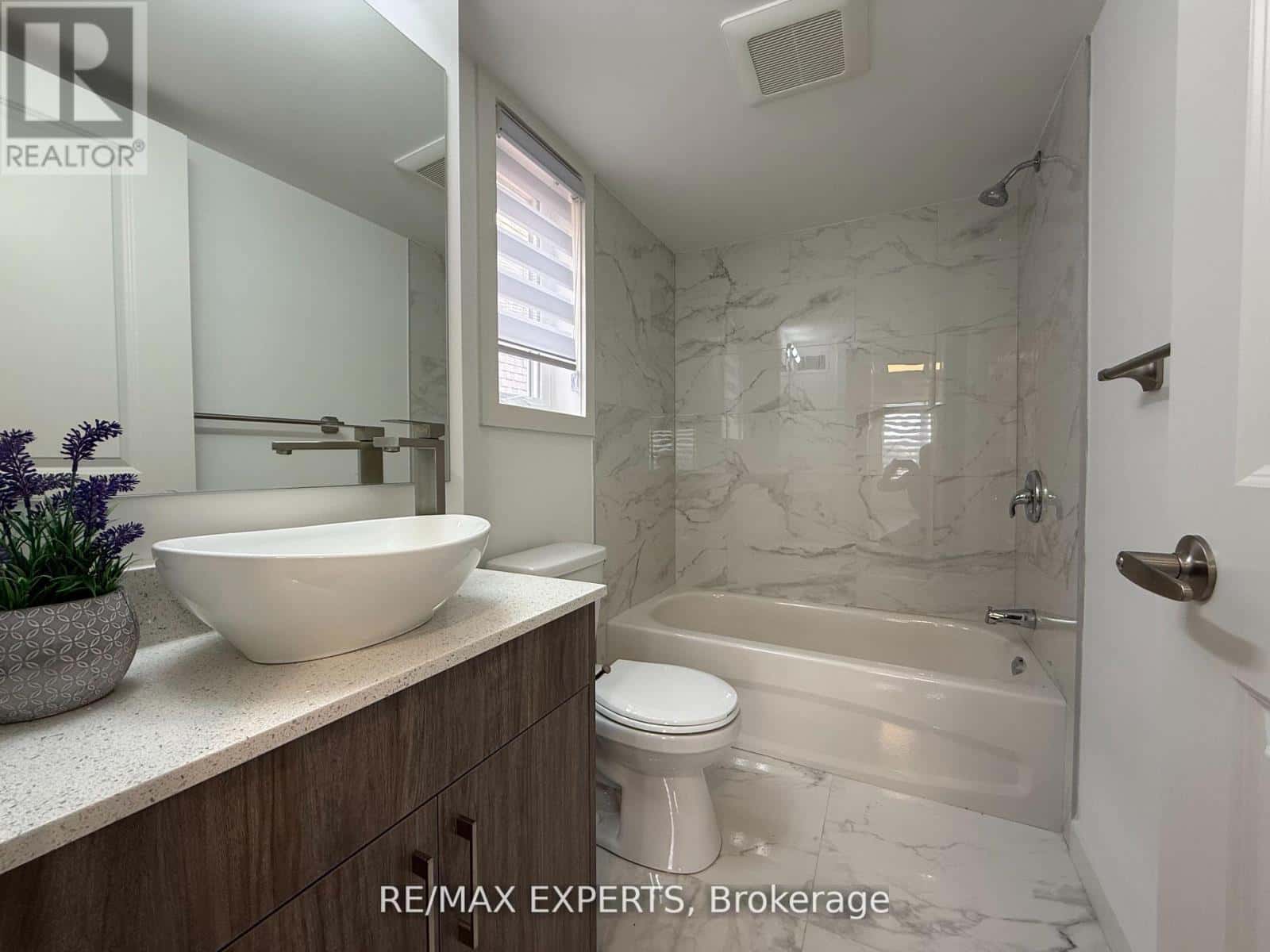 104 - 45 CONNAUGHT AVENUE — Toronto (Greenwood-Coxwell), Ontario - Photo 3 of 31