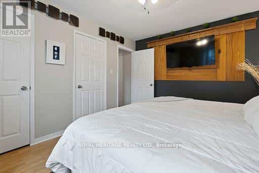 44 REGENT STREET — Kawartha Lakes (Lindsay), Ontario - Photo 4 of 48