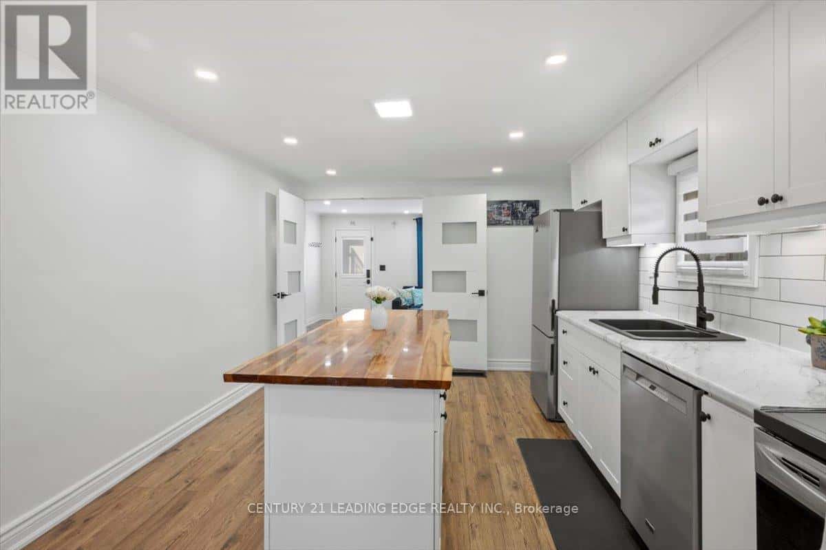 40 ST PATRICK STREET — Kawartha Lakes (Lindsay), Ontario - Photo 2 of 33