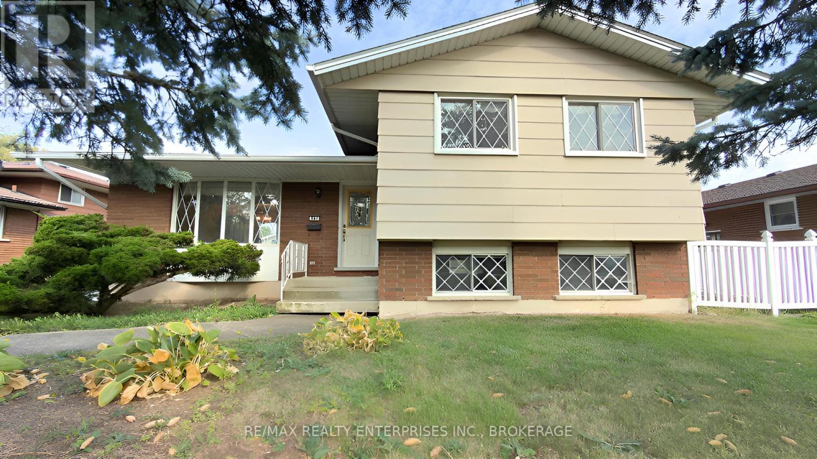 987 STEELE STREET — Port Colborne (Main Street), Ontario - Main photo