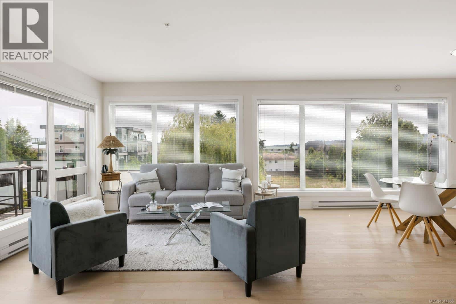 303 2526 Bevan Ave — Sidney, British Columbia - Photo 3 of 23