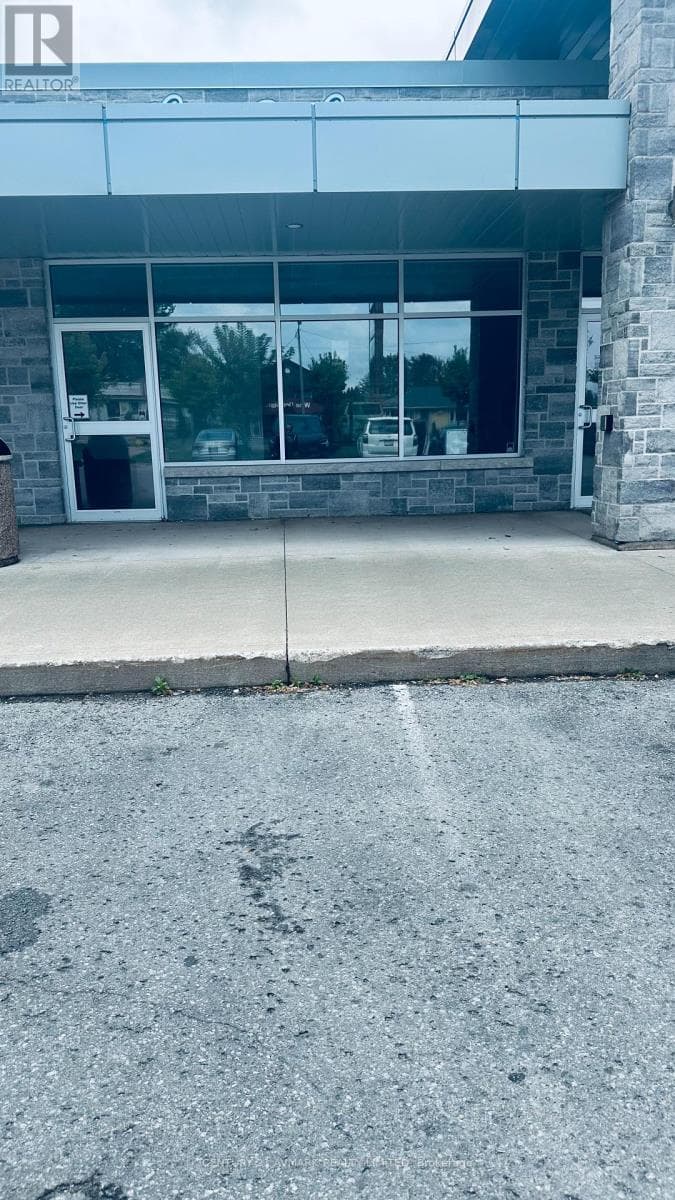 3 - 8040 LUNDY'S LANE — Niagara Falls (West Wood), Ontario - Main photo