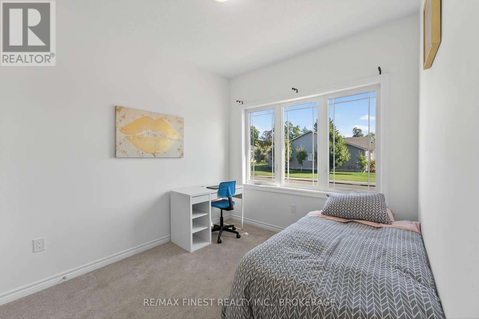 134 ADLEY DRIVE — Brockville, Ontario - Photo 5 of 28