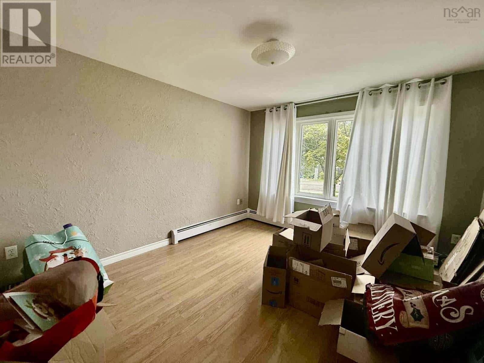 118 MacSween Street — Port Hawkesbury, Nova Scotia - Photo 3 of 34