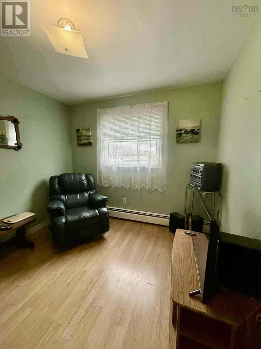 118 MacSween Street — Port Hawkesbury, Nova Scotia - Photo 5 of 34