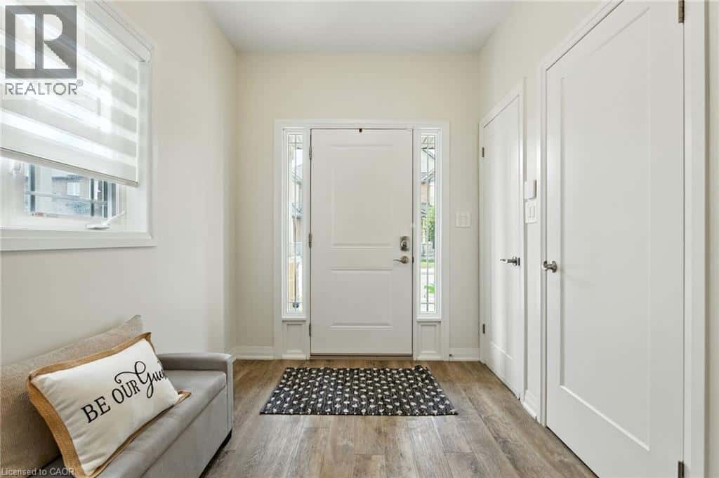 9 LAGUNA VILLAGE Crescent — Hannon, Ontario - Photo 5 of 46