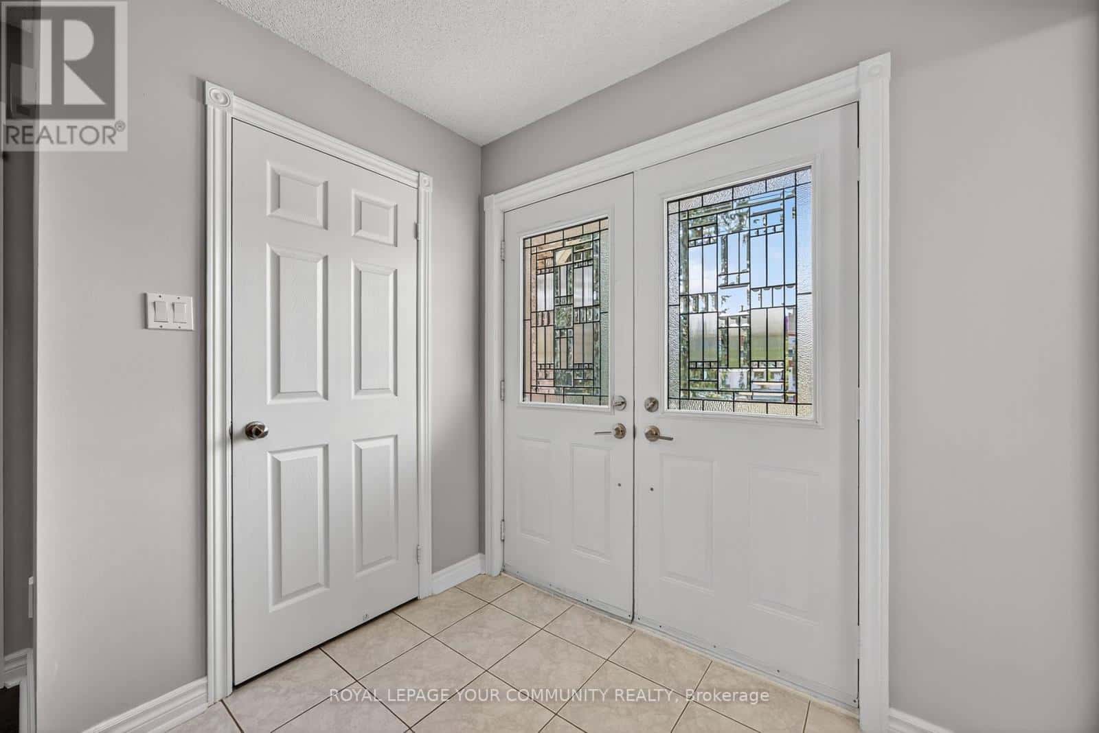 684 EXCELLER CIRCLE — Newmarket (Stonehaven-Wyndham), Ontario - Photo 4 of 41