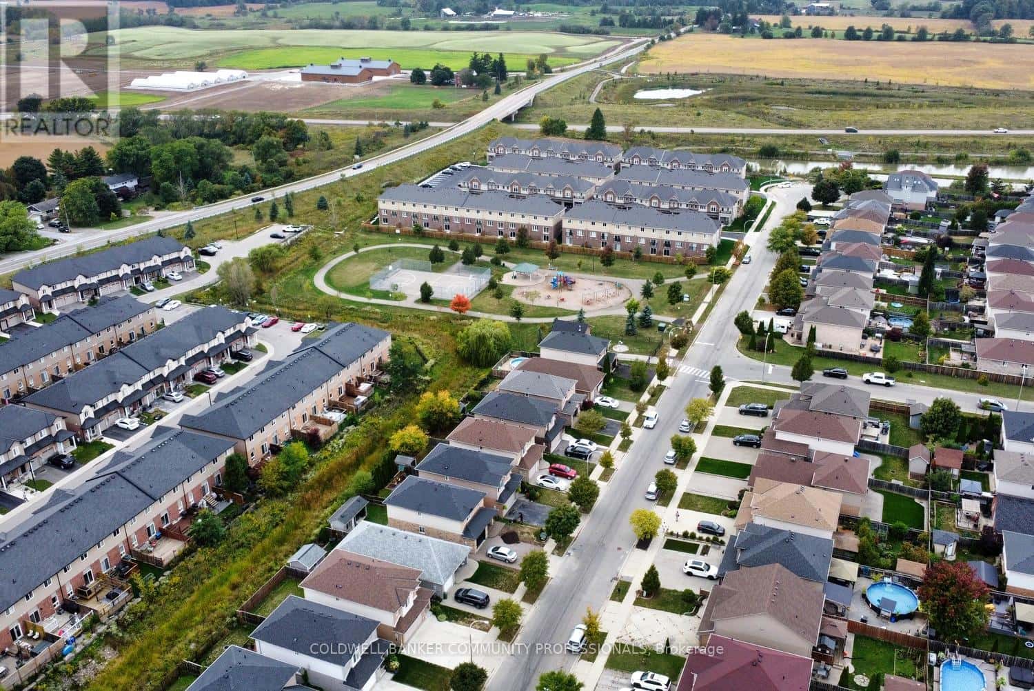 159 THAMES WAY — Hamilton (Mount Hope), Ontario - Photo 3 of 51