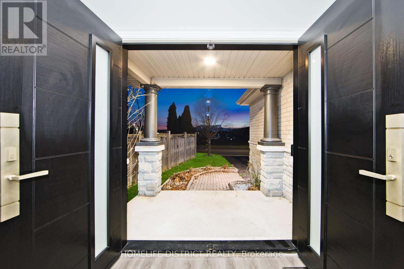 74 HALL AVENUE — Guelph (Pineridge/Westminster Woods), Ontario - Photo 3 of 39