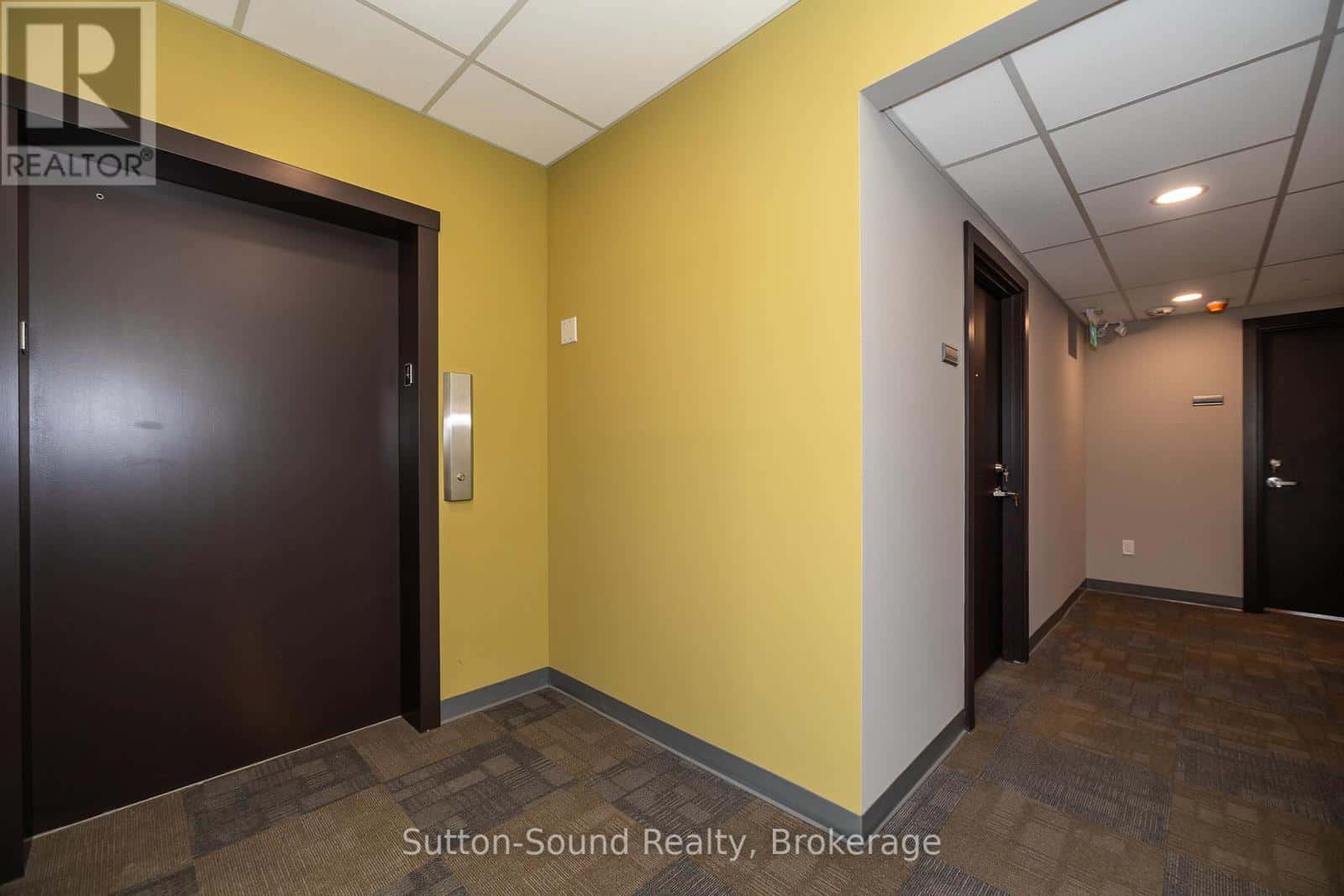 920 1ST AVENUE W — Owen Sound, Ontario - Photo 4 of 44