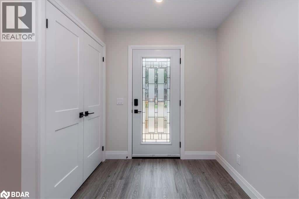 145 PINE Street — Gravenhurst, Ontario - Photo 4 of 28