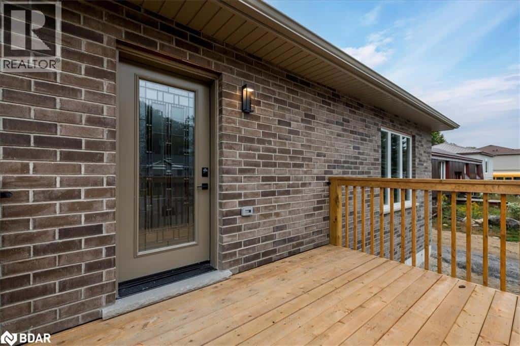 145 PINE Street — Gravenhurst, Ontario - Photo 3 of 28