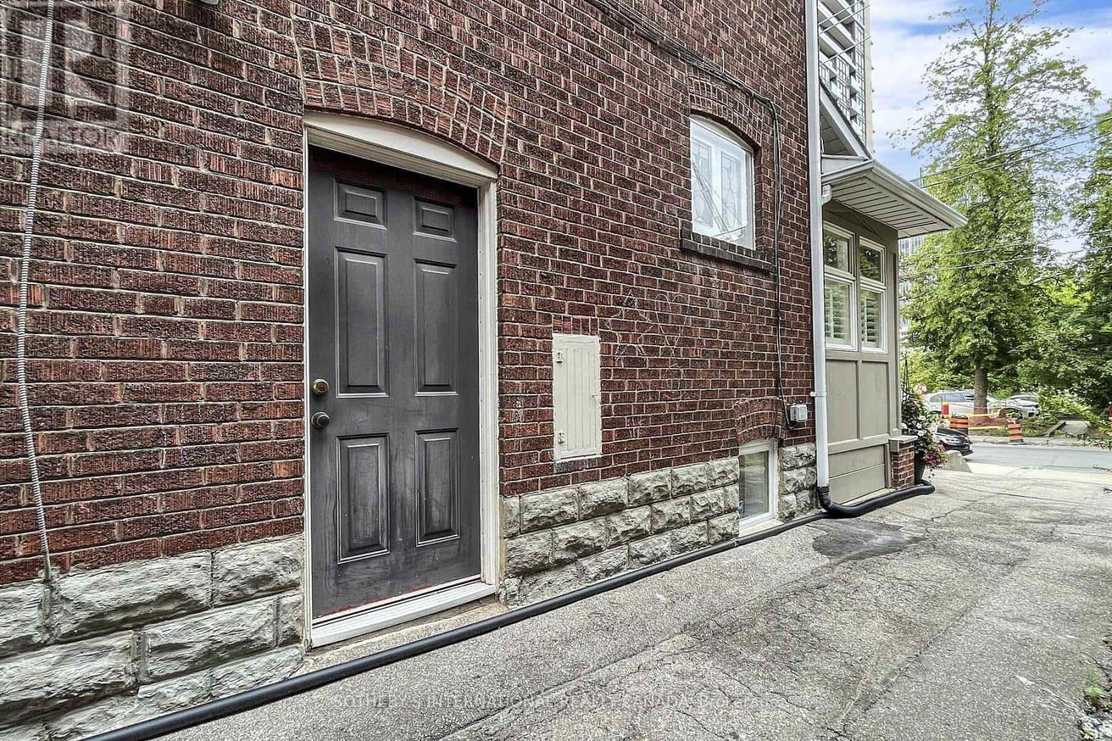 182 DUPLEX AVENUE — Toronto (Yonge-Eglinton), Ontario - Photo 3 of 24