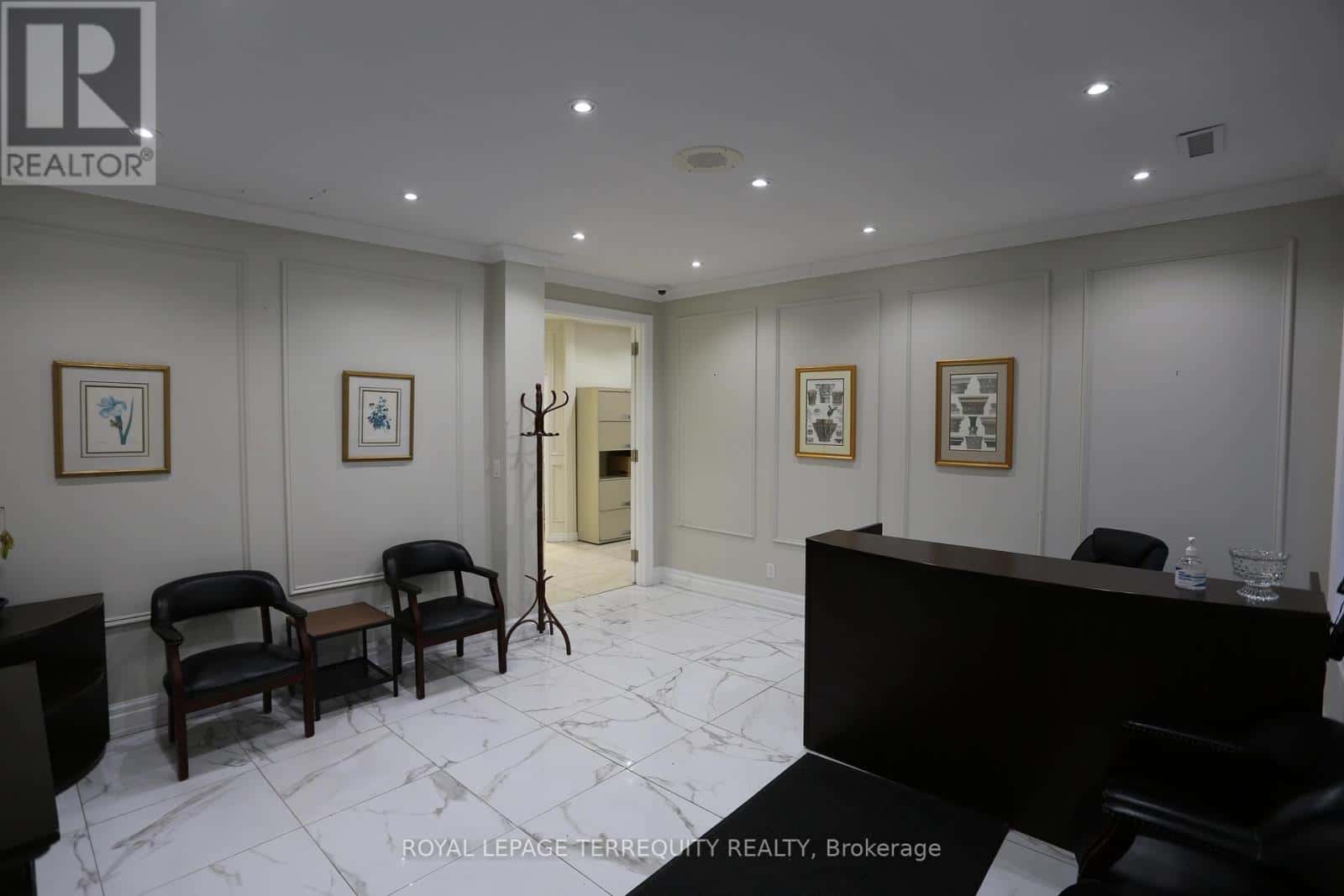 GROUND FLOOR A - 1888 WILSON AVENUE — Toronto (Downsview-Roding-CFB), Ontario - Photo 3 of 20