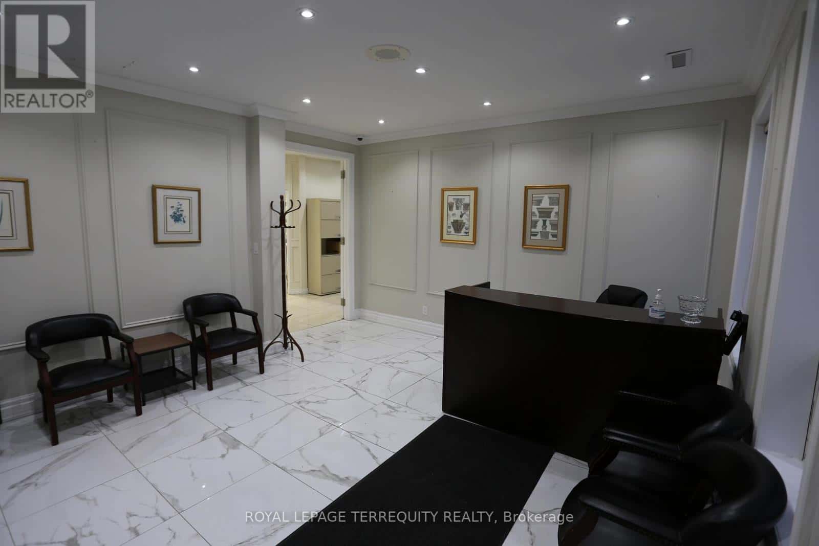 GROUND FLOOR A - 1888 WILSON AVENUE — Toronto (Downsview-Roding-CFB), Ontario - Photo 4 of 20