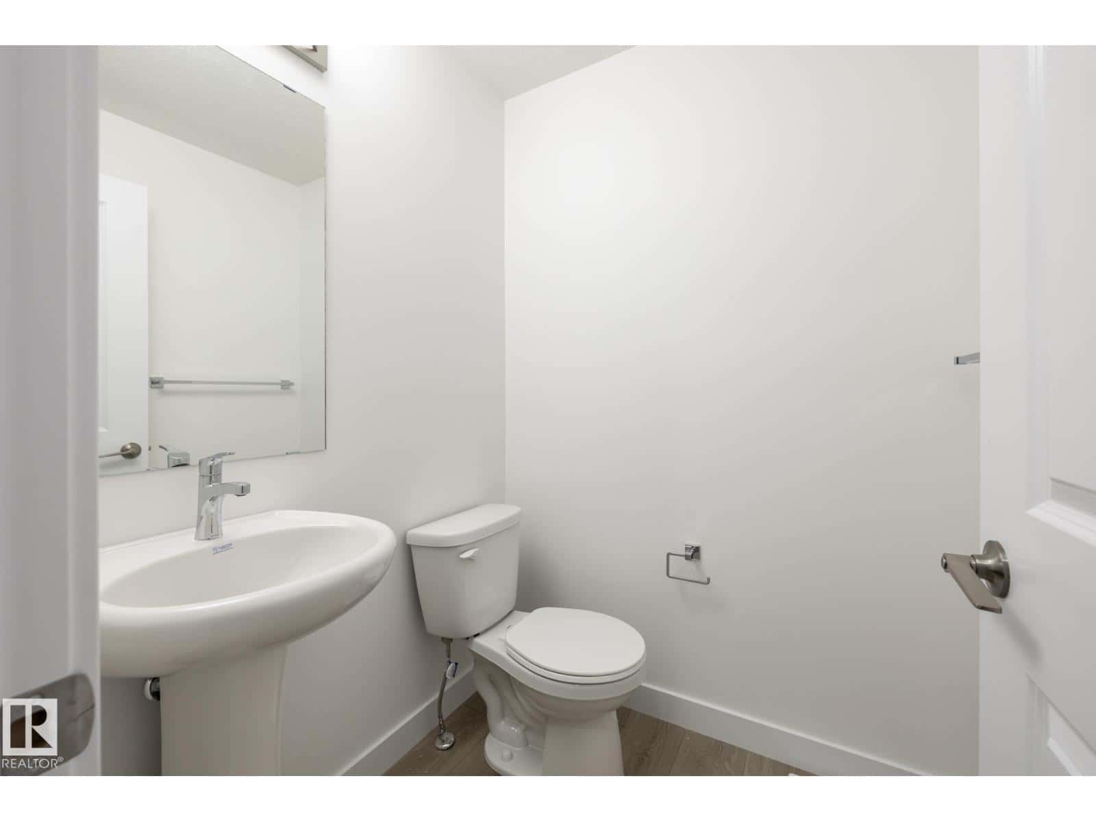 8639 97 AV — Morinville, Alberta - Photo 4 of 26