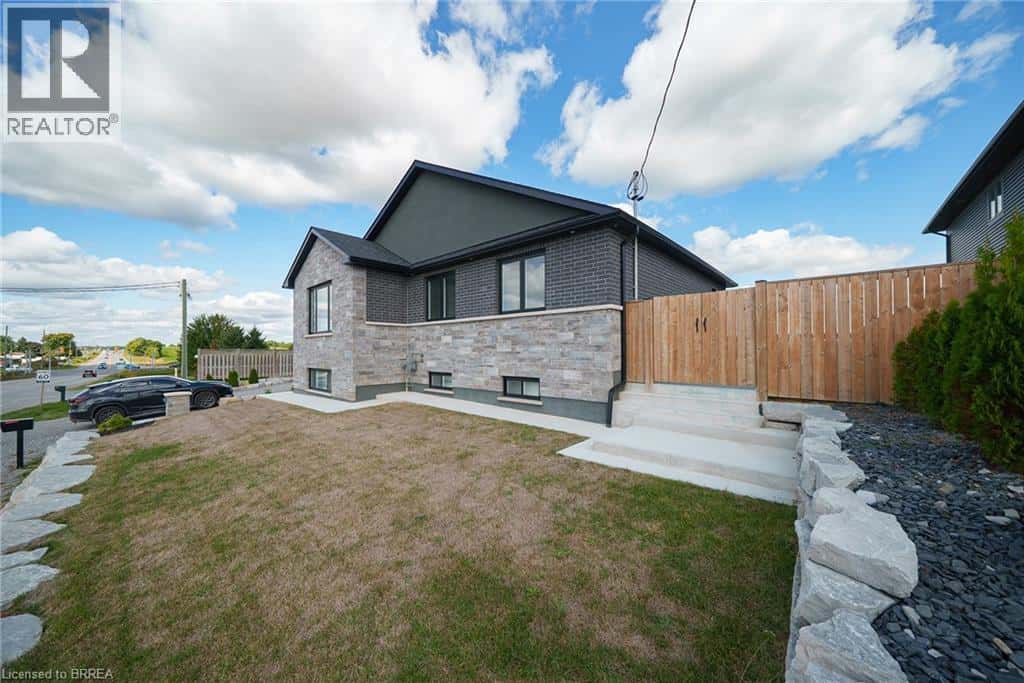 21 HALDIMAND 66 Road — Haldimand County, Ontario - Photo 3 of 42