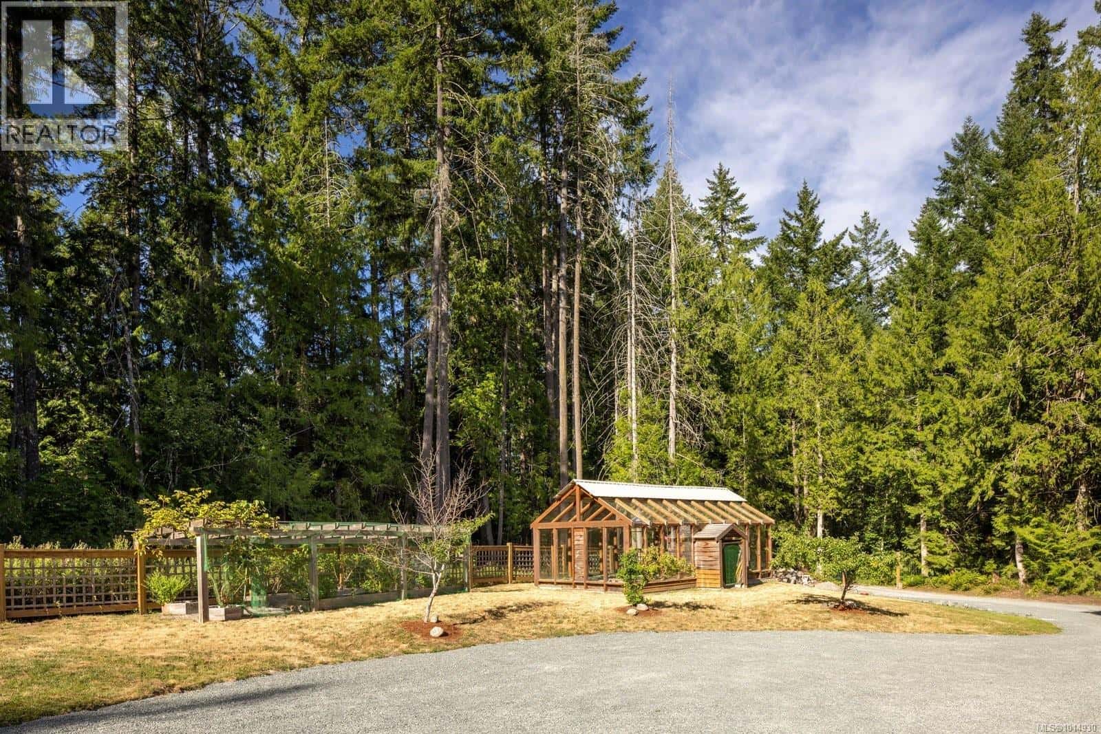 2656 Moncur Rd — Shawnigan Lake, British Columbia - Photo 4 of 78